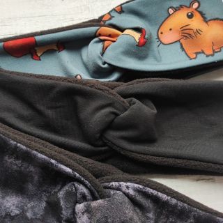 Venku už přituhuje tak je čas na zimní čelenky, které jsou zateplené fleecem.⬇⬇⬇ Nové vzory najdete už na e-shopu.