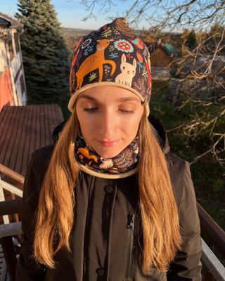 Zima už nám klepe na dveře ❄️ Ať už vyrážíte na vánoční trhy nebo jen na procházku, naše zateplená čepice a nákrčník vás...